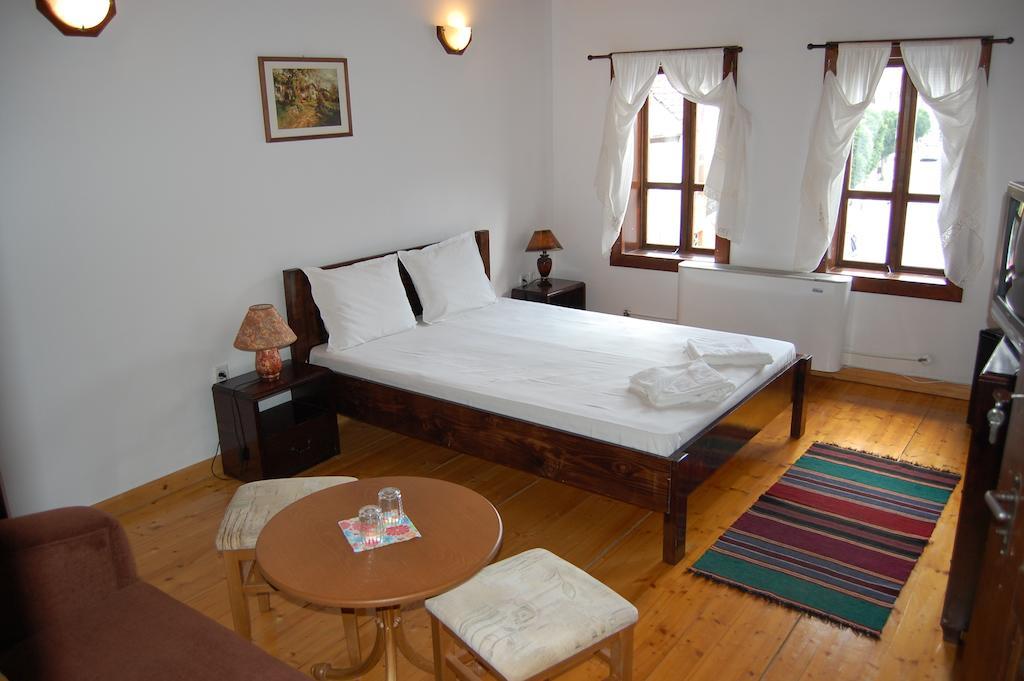 Kazasovata Guest House Tryavna Oda fotoğraf