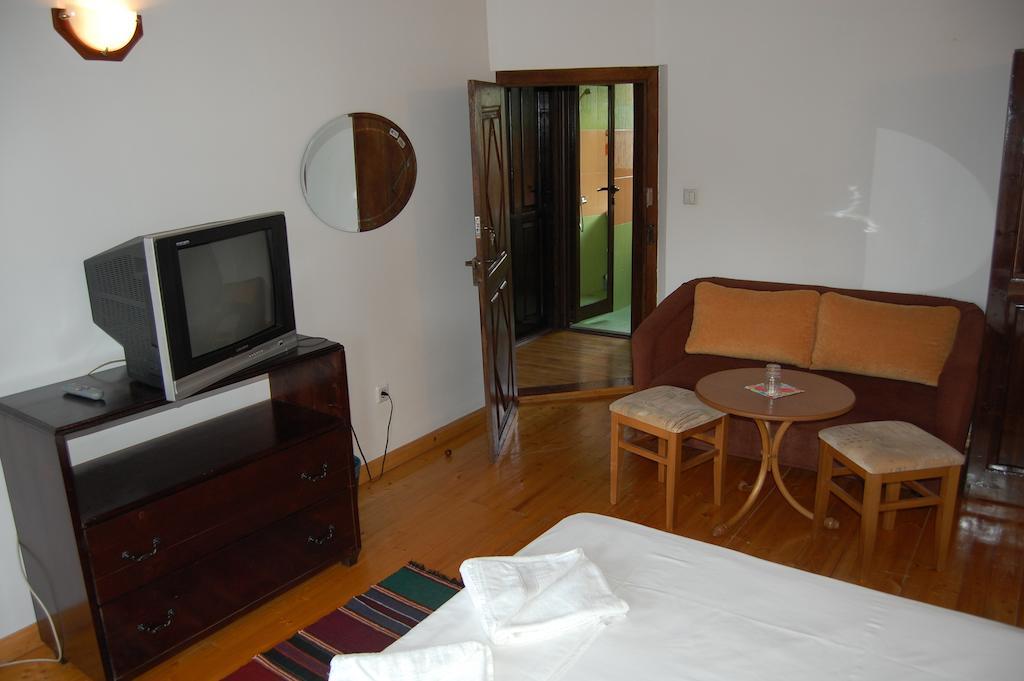 Kazasovata Guest House Tryavna Oda fotoğraf